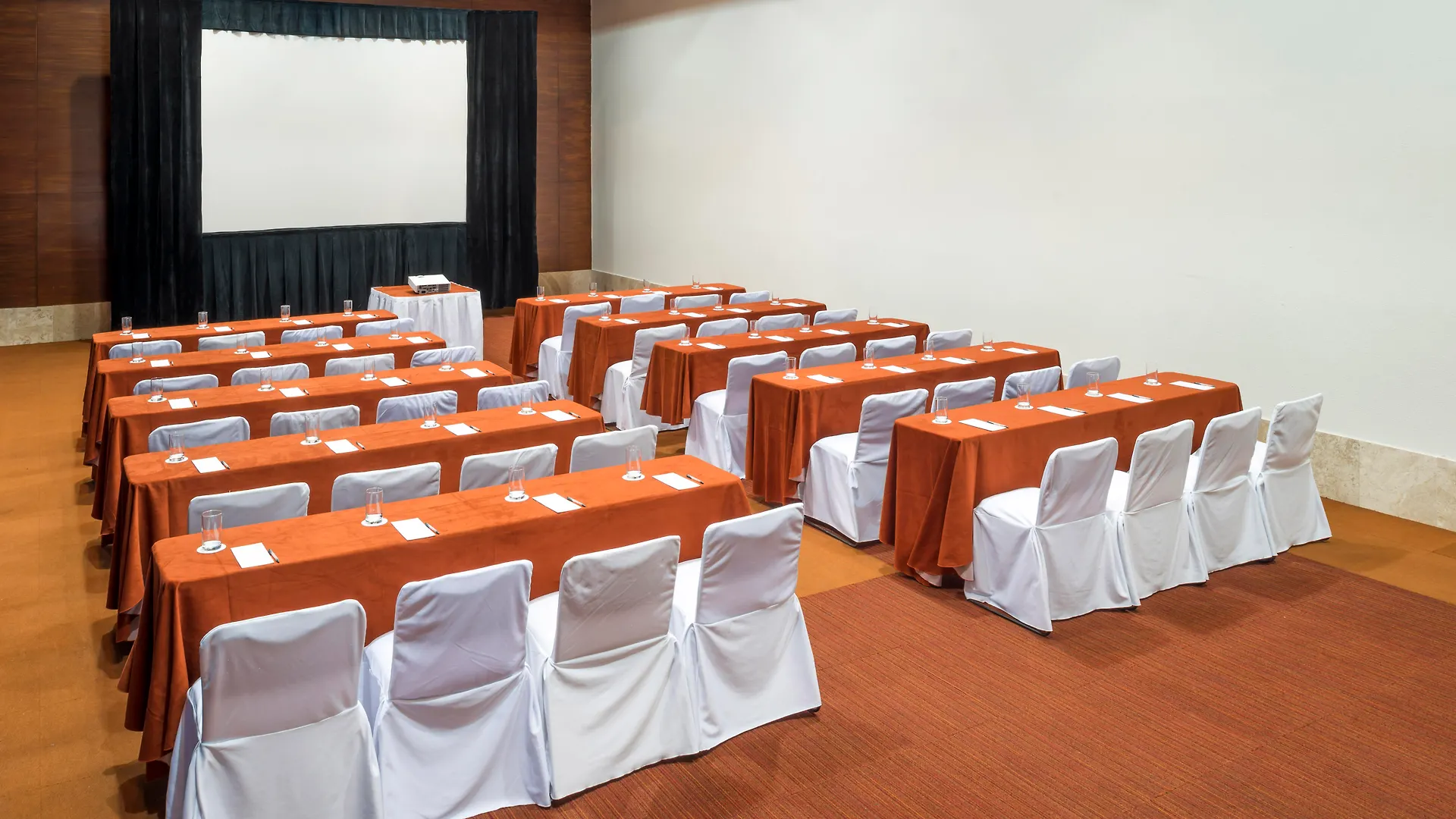 Real Inn Guadalajara Expo